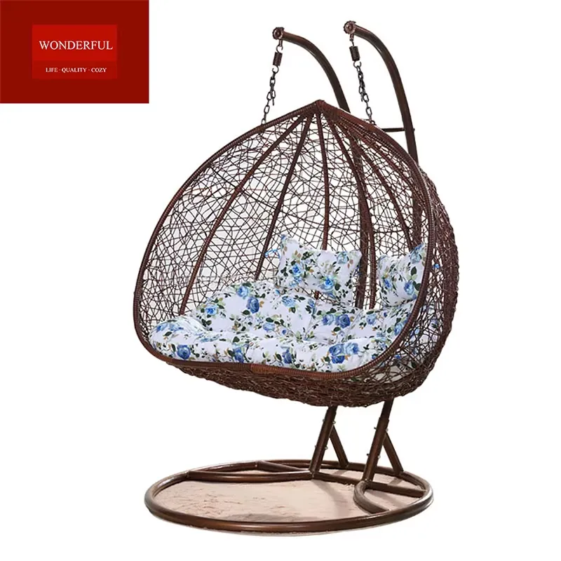 Hanging Egg Chair - Poltrona Sospesa a Dondolo in Rattan