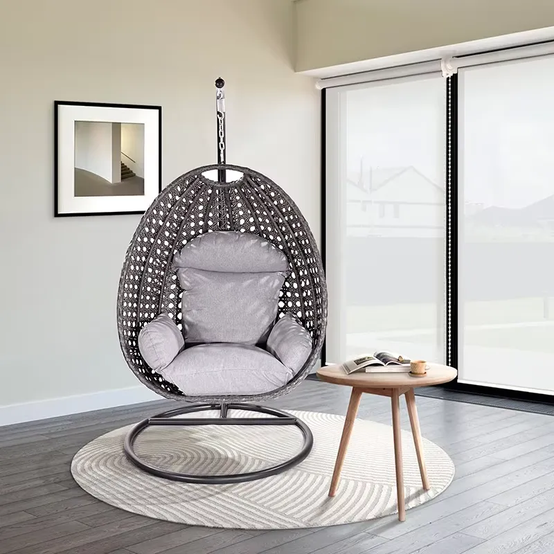 Hanging Egg Chair - Sedia a dondolo a uovo in