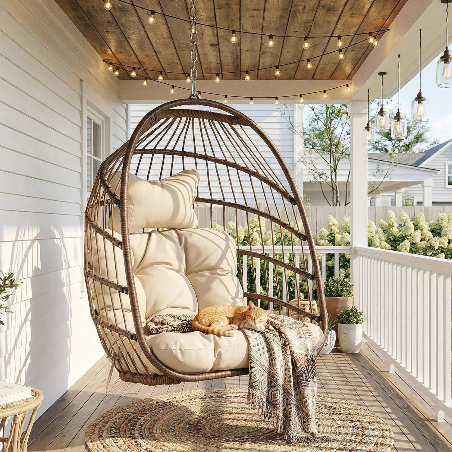 Sedia a dondolo sospesa da est - Hanging Egg Chair recensione e prezzo